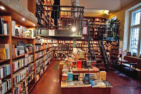 Deretan Toko Buku Terlengkap & Terbesar di Indonesia